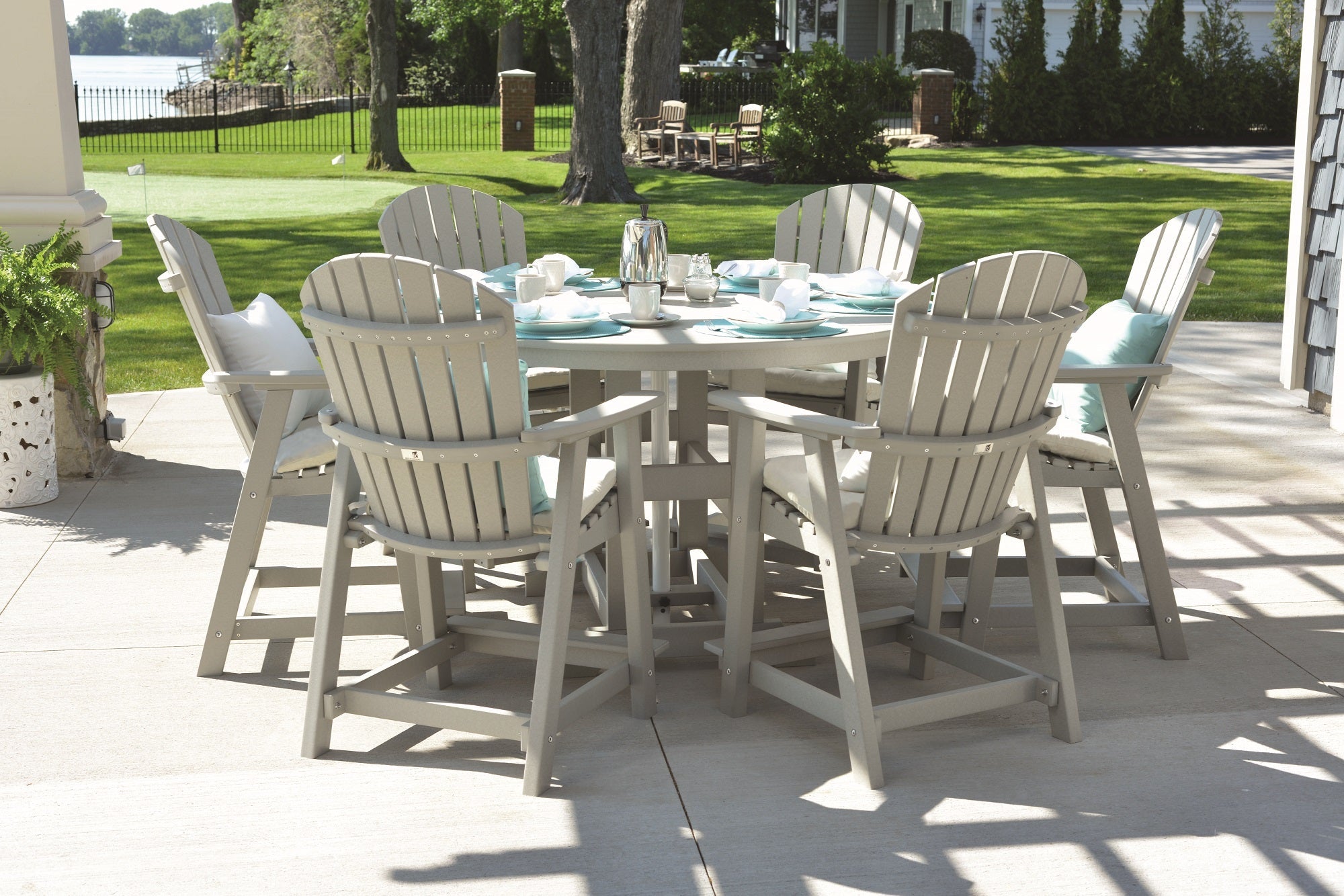 Garden Classic 60" Round Table